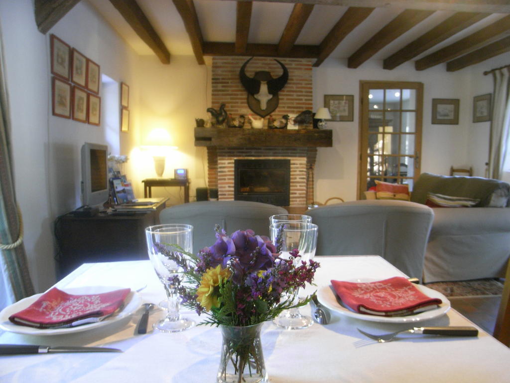 Les Vieux Guays Bed and Breakfast Cerdon  Exteriör bild