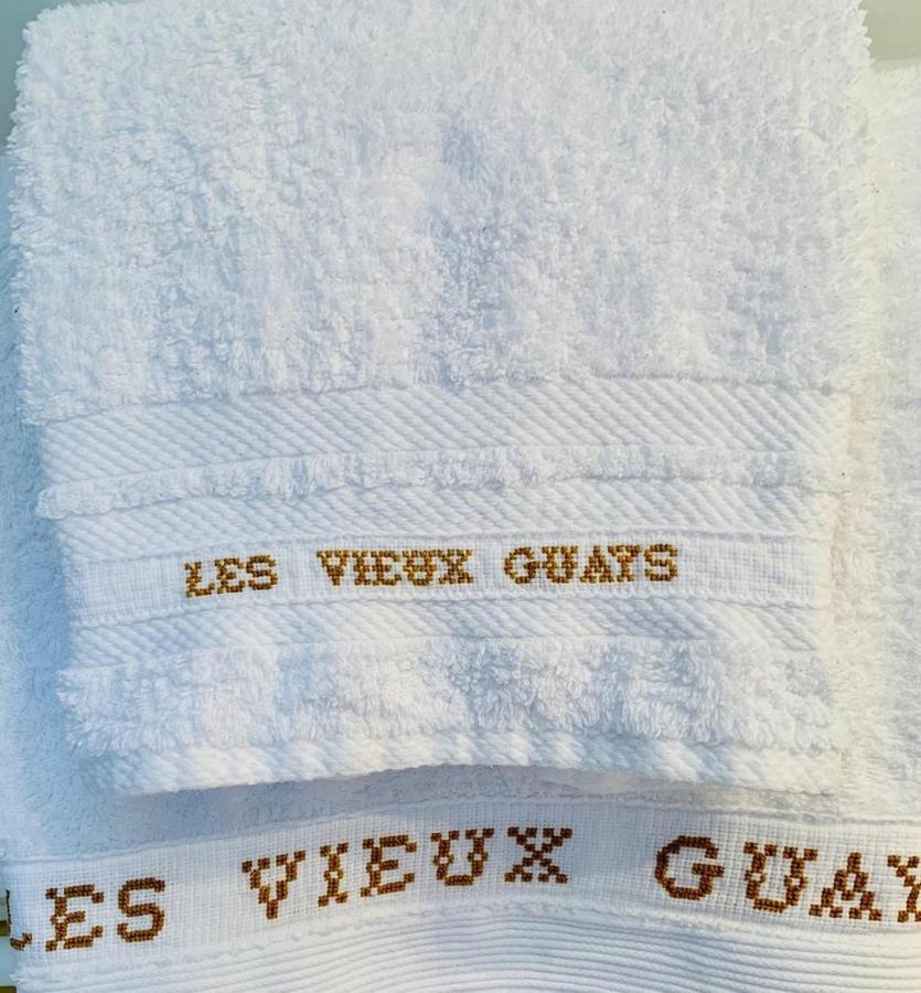 Les Vieux Guays Bed and Breakfast Cerdon  Exteriör bild